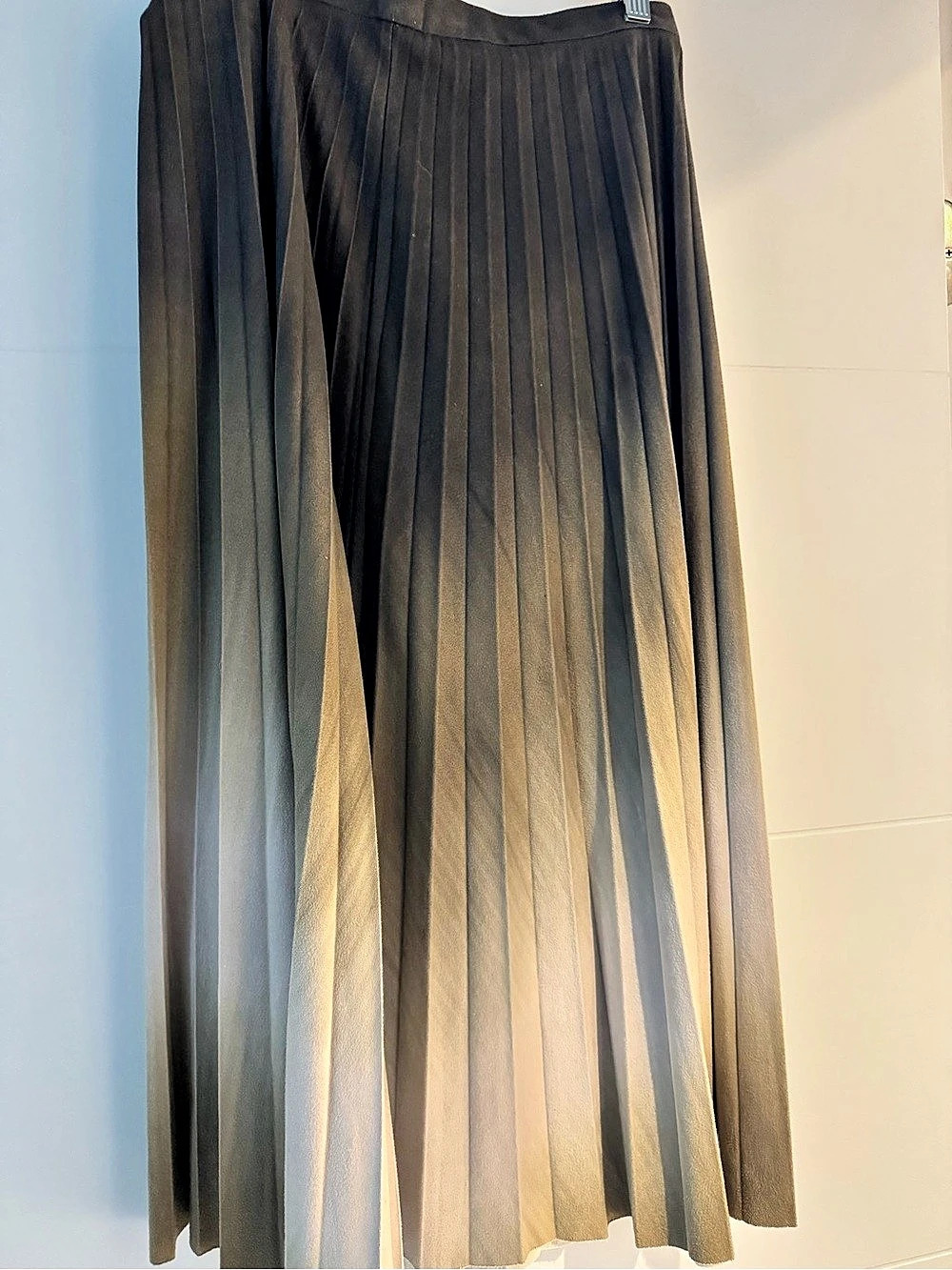 Stradivarius Pleated Maxi Skirt in olive green/gray ombre Size Small Like New